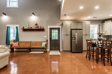 Escape to your own private retreat just minutes from Lake - photo 3