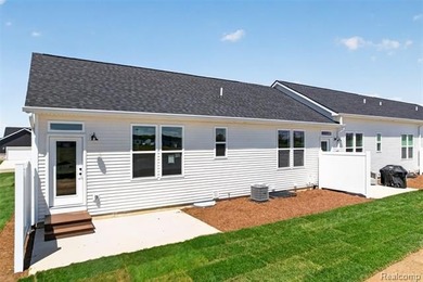 Brand new END-UNIT RANCH condo! Fully complete and ready for you - photo 23