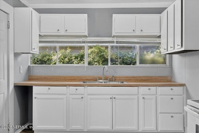 Back on the market and priced to sell! This beautifully updated - photo 6