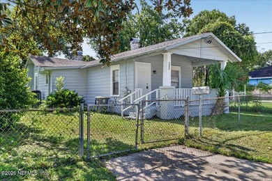 Back on the market and priced to sell! This beautifully updated - photo 8