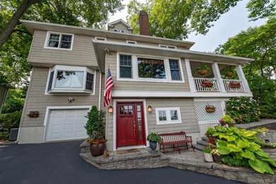 Enjoy breathtaking views overlooking Huntington Bay from this - photo 2