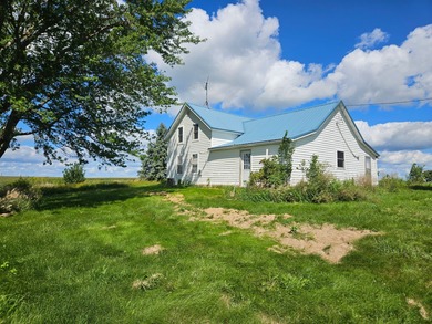 Residential acreage/small farm with UNINHABITABLE DWELLING - photo 3