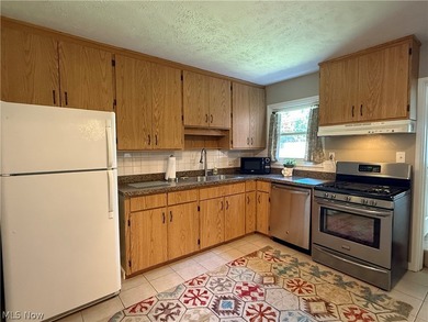 Welcome to this beautiful move-in-ready 3 bedroom 2 bath 1761 sq - photo 8