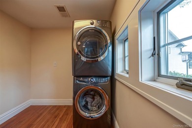 Enjoy breathtaking views overlooking Huntington Bay from this - photo 9
