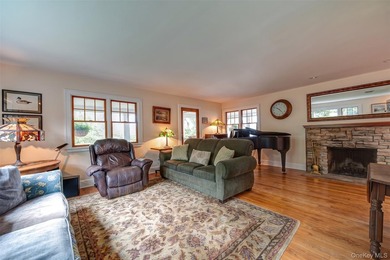 Enjoy breathtaking views overlooking Huntington Bay from this - photo 10