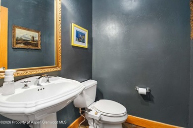 Enjoy the ease of a low-maintenance home in one of Carbondale's - photo 11