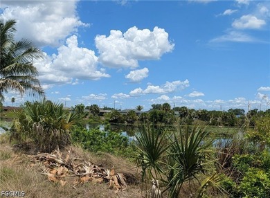 Build your new home on this beautiful waterfront lot (.24 acres) - photo 1