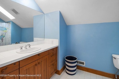 Enjoy the ease of a low-maintenance home in one of Carbondale's - photo 17
