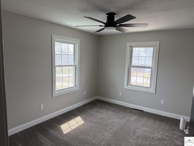 Fully Renovated, Like-New 3 Bedroom, 3 Bath Home with Modern - photo 18