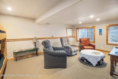 Enjoy the ease of a low-maintenance home in one of Carbondale's - photo 20