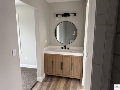 Fully Renovated, Like-New 3 Bedroom, 3 Bath Home with Modern - photo 21