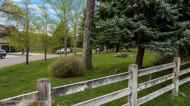 Enjoy the ease of a low-maintenance home in one of Carbondale's - photo 27