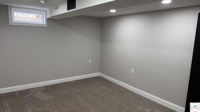 Fully Renovated, Like-New 3 Bedroom, 3 Bath Home with Modern - photo 29