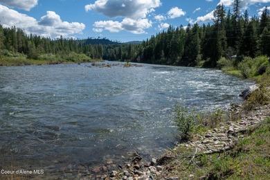 This exceptional 3.65-acre riverfront property features 405 feet - photo 4