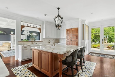 Immerse yourself in this stunning waterfront villa on Centre - photo 7