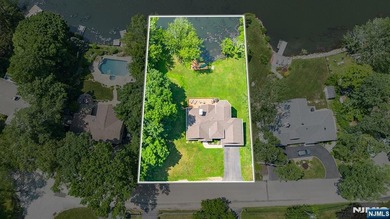 Prepare to experience lakefront living at its absolute best! Set - photo 3
