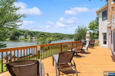 Prepare to experience lakefront living at its absolute best! Set - photo 7