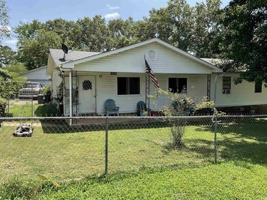 Investors or great family home located on a spacious FULLY - photo 1
