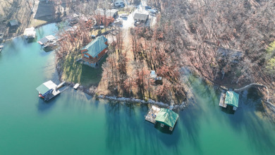 Additional listing photo 1