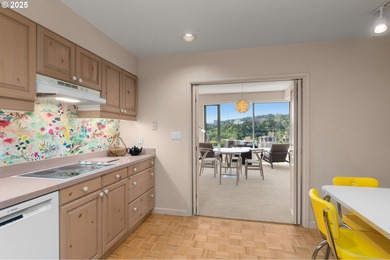 Located in Portland's Premier Luxury Condo Tower, *The Fountain