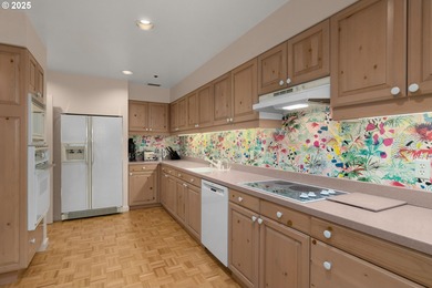 Located in Portland's Premier Luxury Condo Tower, *The Fountain