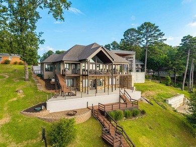 Experience luxury lakefront living in this custom-built estate - photo 1