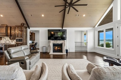 Experience luxury lakefront living in this custom-built estate - photo 10