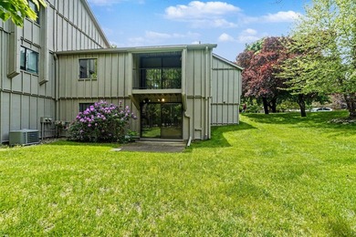 Peaceful, naturesque Parkview Hills living awaits! Explore the - photo 2