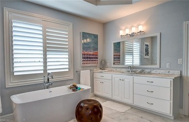 Custom built Manor by Jack Schoch in sought after Great Neck - photo 34