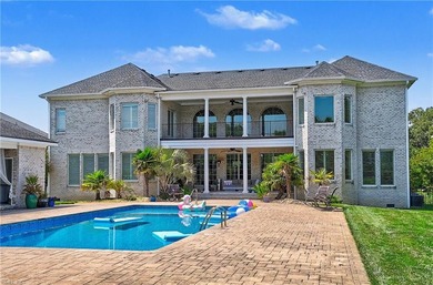 Custom built Manor by Jack Schoch in sought after Great Neck - photo 42