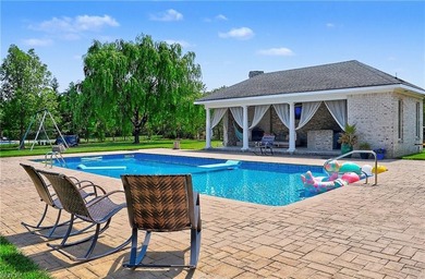Custom built Manor by Jack Schoch in sought after Great Neck - photo 43