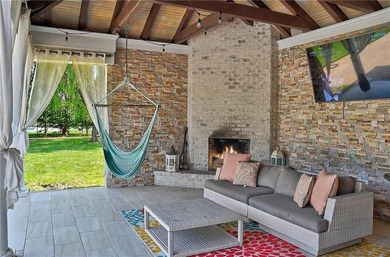 Custom built Manor by Jack Schoch in sought after Great Neck - photo 45