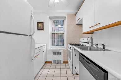 Welcome to your new home in the heart of Briarwood, Queens! This - photo 7