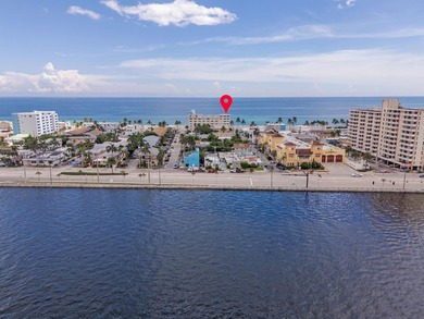 (private lake, pond, coastal) Condo For Sale in Hollywood Florida