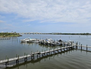 Wake up to breathtaking panoramic views from this 2BR/2.5BA - photo 10