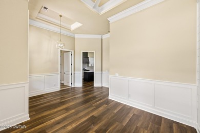 Price improvement! Seller has relocated! Motivated! Custom lake - photo 13