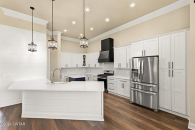 Price improvement! Seller has relocated! Motivated! Custom lake - photo 16
