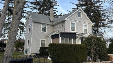 Welcome to this charming home in the heart of Suffolk County! - photo 19