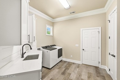 Price improvement! Seller has relocated! Motivated! Custom lake - photo 33