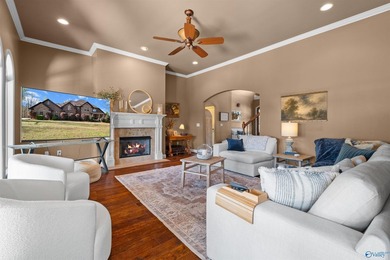 Welcome to your sanctuary in The Bend subdivision. Tucked away - photo 11