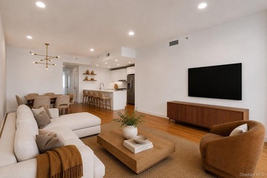 Spacious Three-Bed with Double Exposures, Private Storage & - photo 3