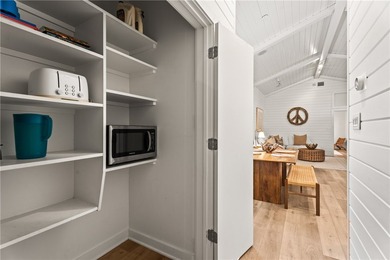 Welcome to Clamshell Cottage, a beautifully designed and fully - photo 16