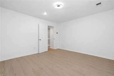 Carefree living - First floor, 3 BR, 2 BA 1250 sq ft with FP in - photo 17