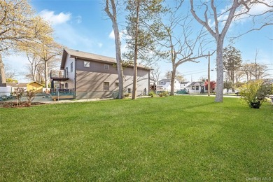 Beautiful prefab Ranch built in 1990, situated on a quiet - photo 18