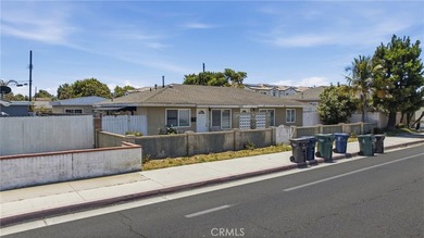 Rare duplex featuring two (2) spacious 3-bedroom, 2-bathroom - photo 2