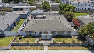 Rare duplex featuring two (2) spacious 3-bedroom, 2-bathroom - photo 3