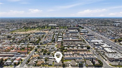 Rare duplex featuring two (2) spacious 3-bedroom, 2-bathroom - photo 6