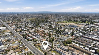 Rare duplex featuring two (2) spacious 3-bedroom, 2-bathroom - photo 8