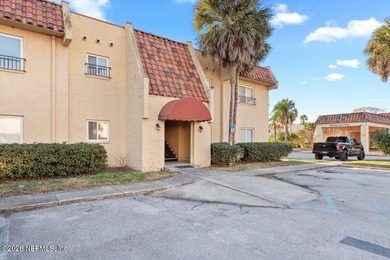 Investor opportunity with immediate income potential! This well - photo 4