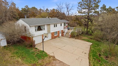 315 Feet of Lake frontage with great features. This 8.2 Acres - photo 3